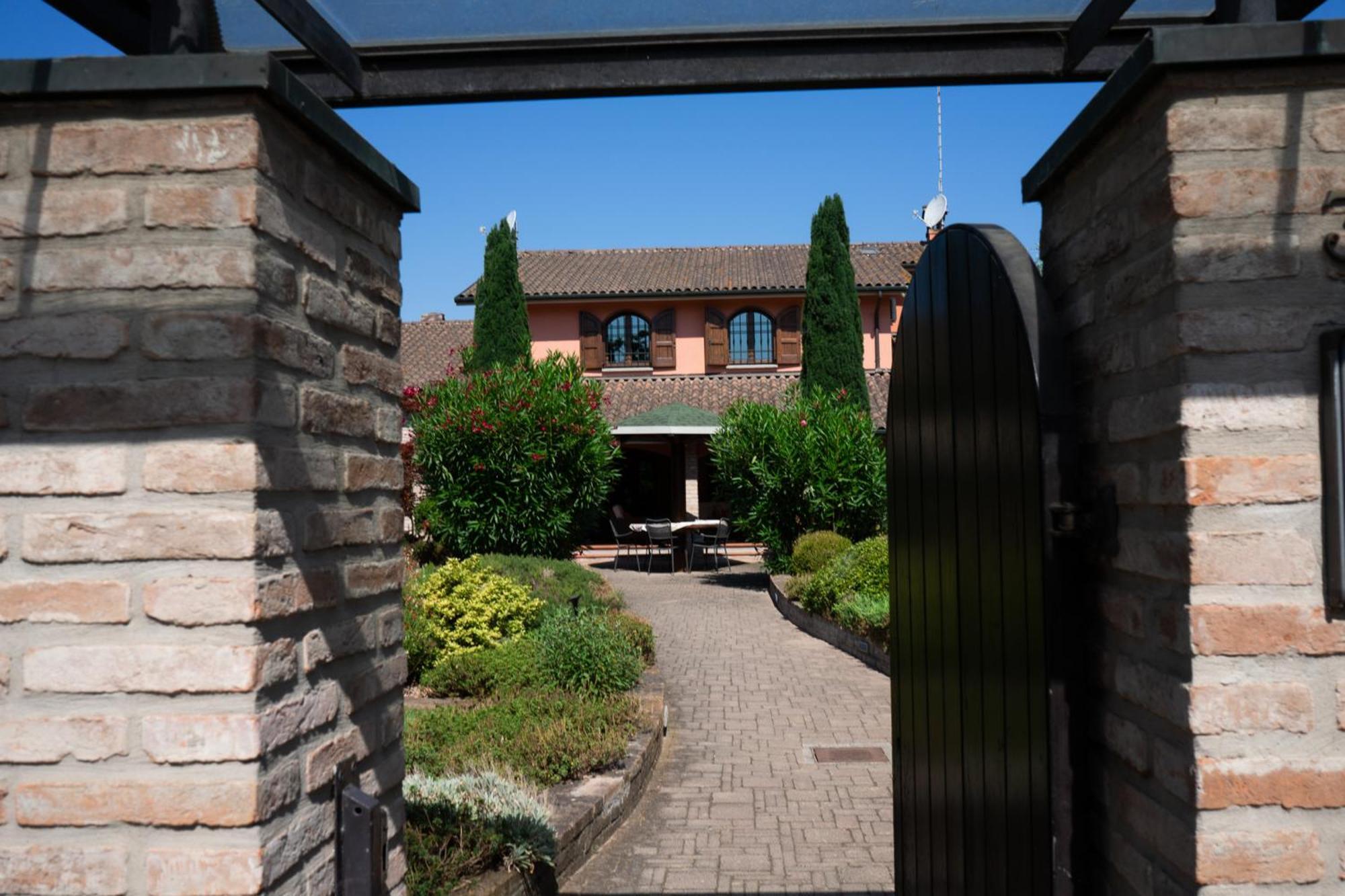 B&B Villa Argiolas Modena Buitenkant foto